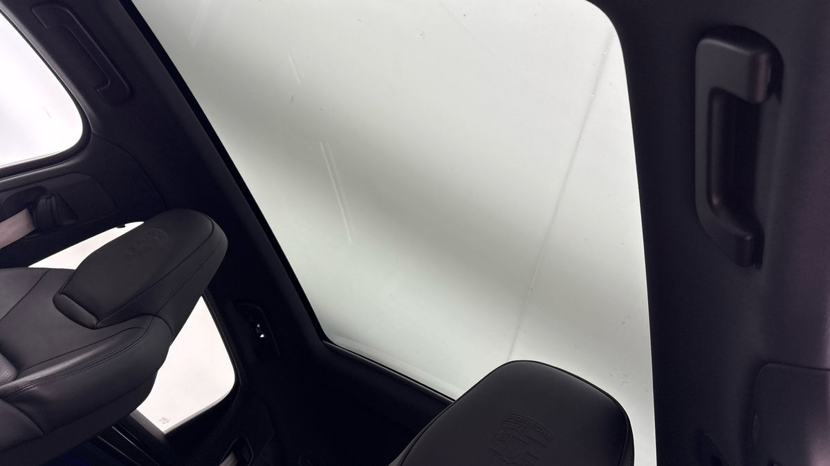 Porsche Cayenne Image 6