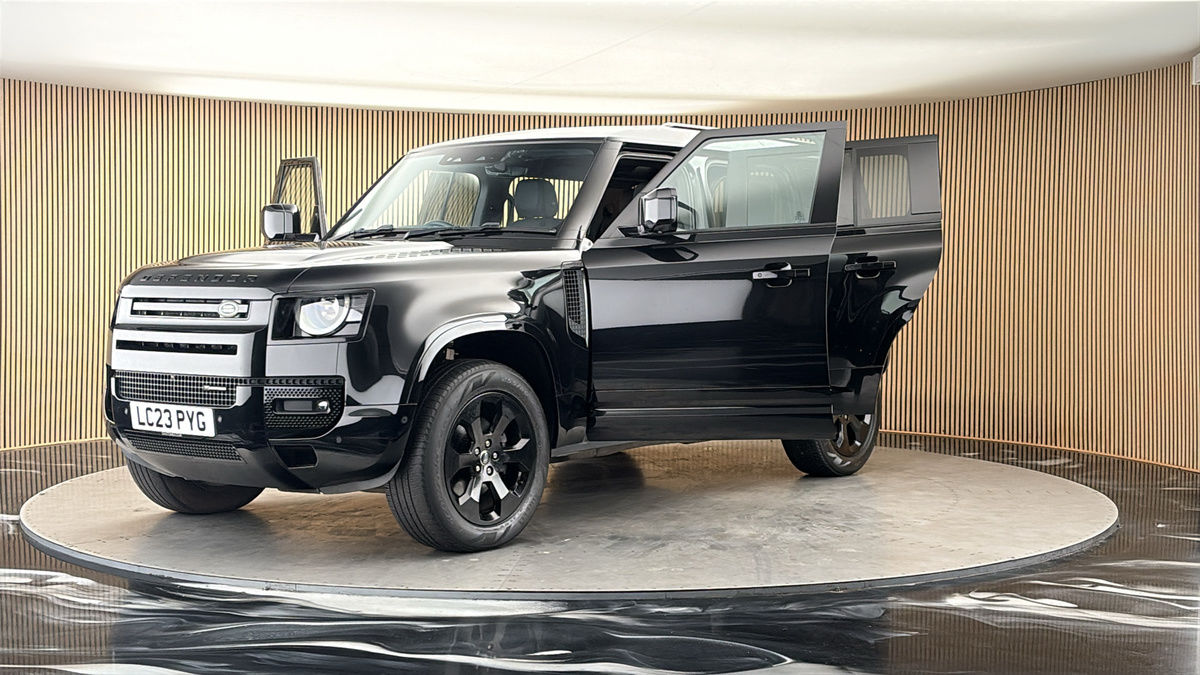 More views of Land Rover Defender 110