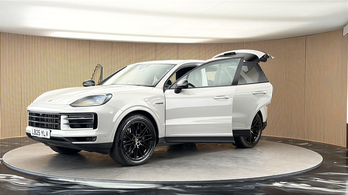 Porsche Cayenne Image 22