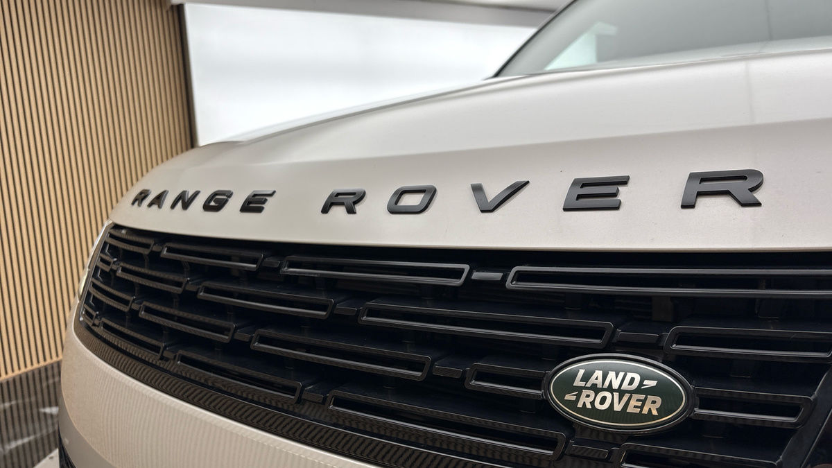 Land Rover Range Rover Sport Image 24