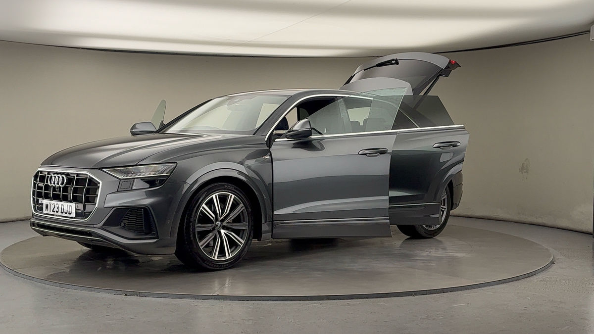 Audi Q8 Image 22