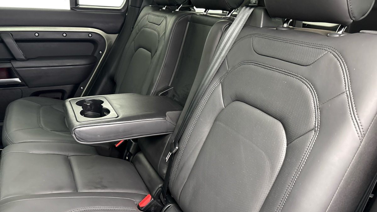 Land Rover Defender 110 Urban Image 9