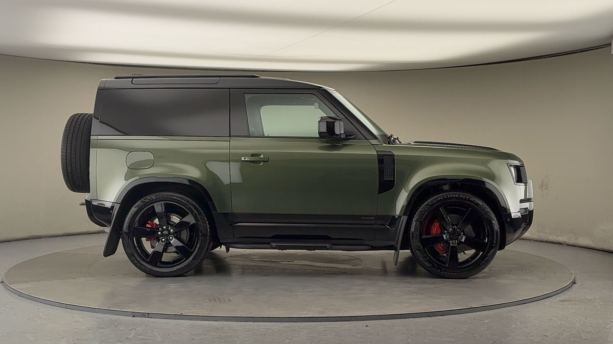 Land Rover Defender 90 Image 16