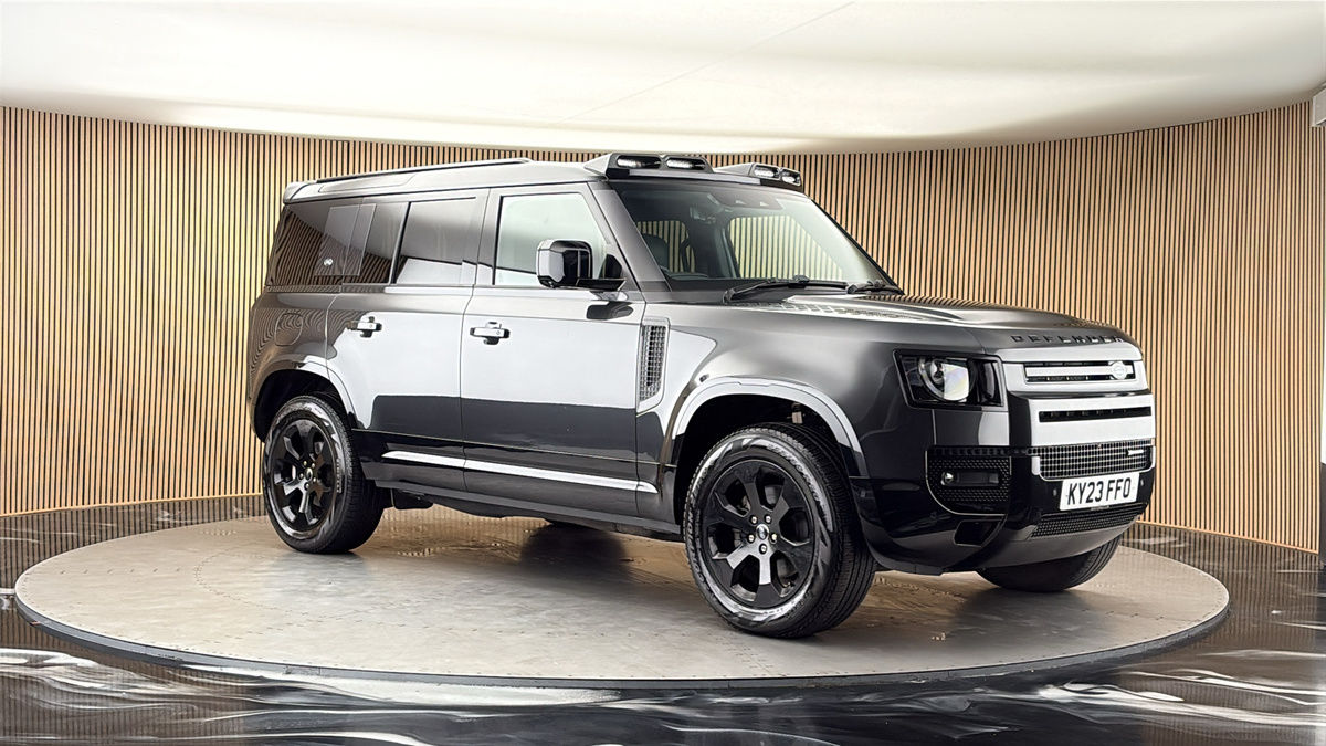 More views of Land Rover Defender 110