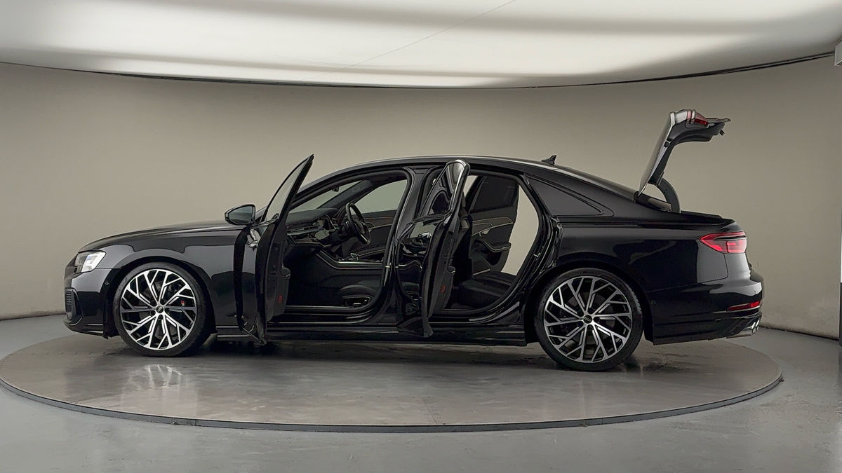 More views of Audi S8