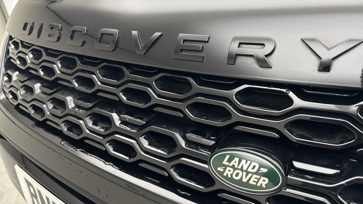 Land Rover Discovery Sport Image 24