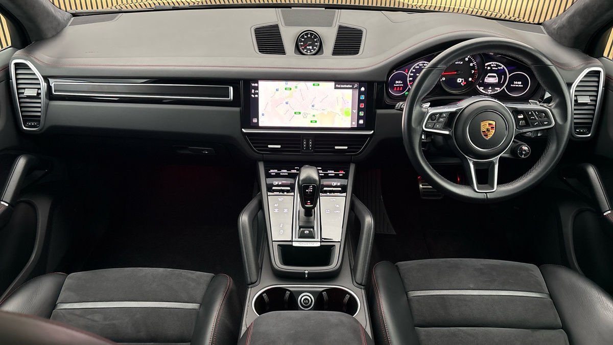 Porsche Cayenne Image 12