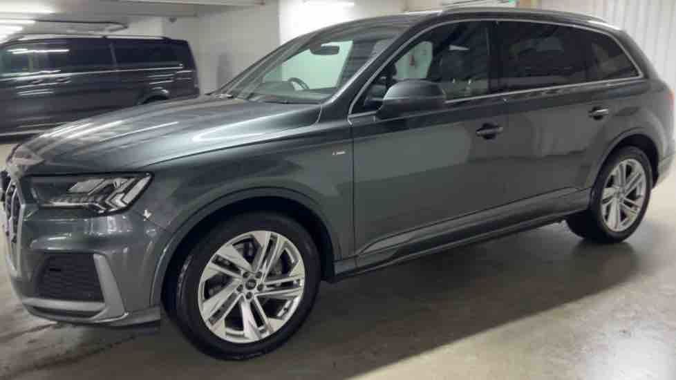 More views of Audi Q7
