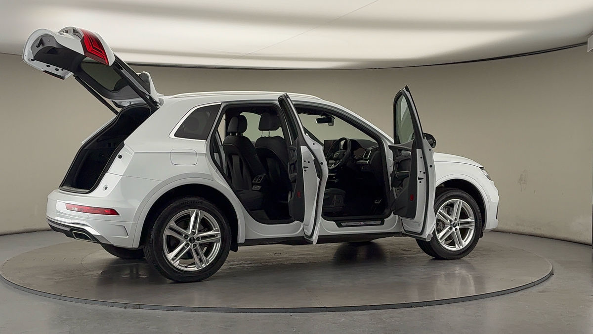 More views of Audi Q5