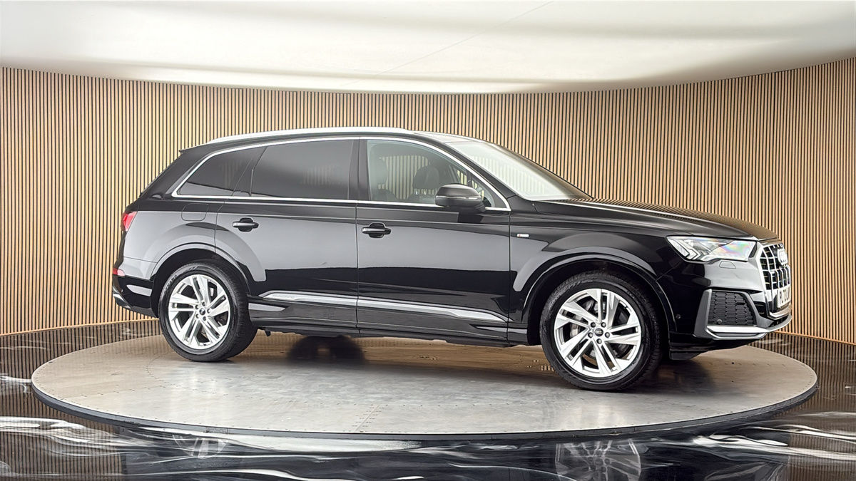 More views of Audi Q7