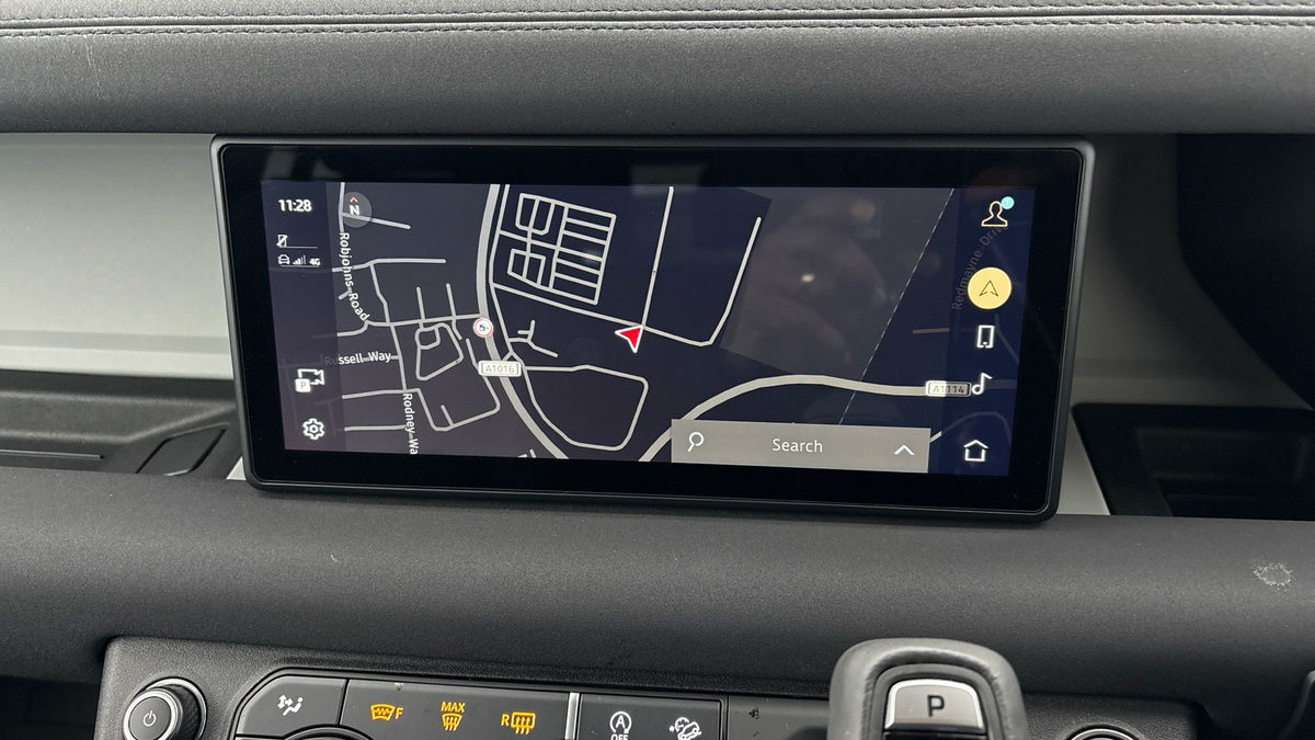 Land Rover Defender 90 Image 17