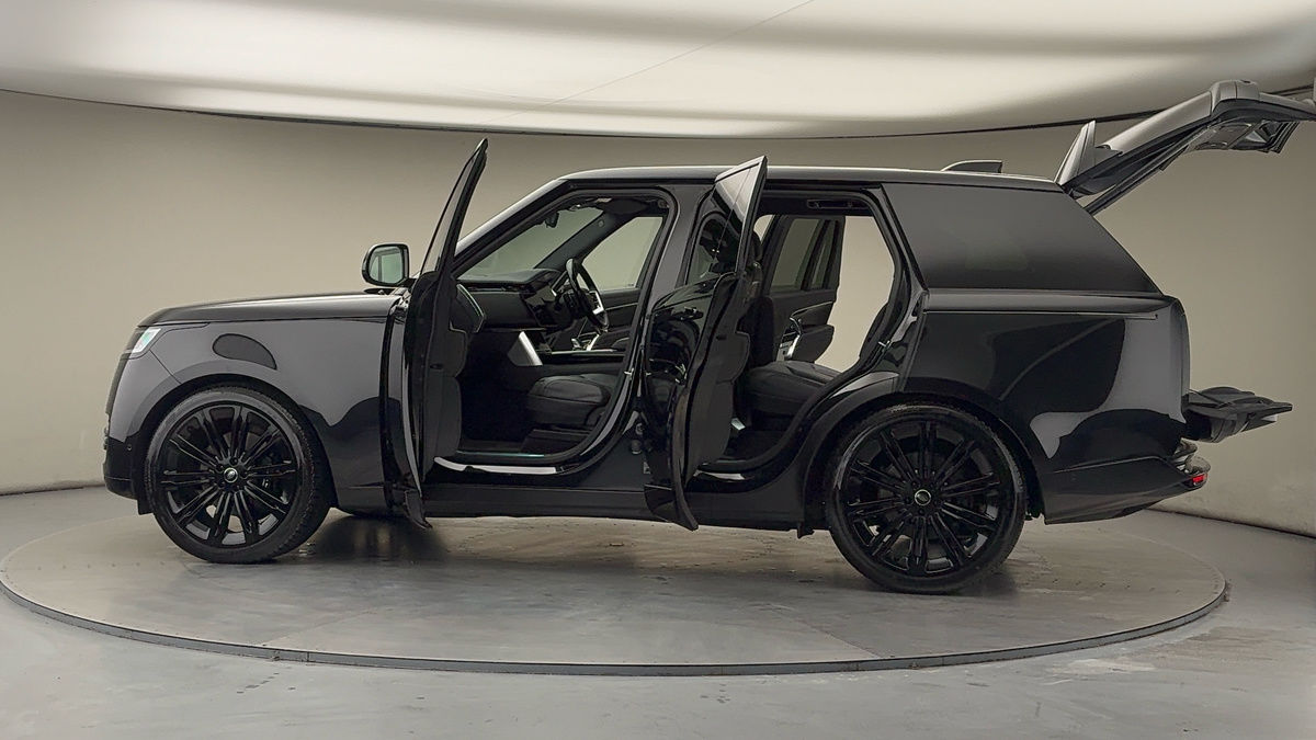 More views of Land Rover Range Rover