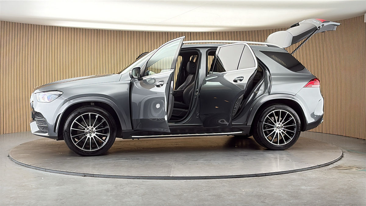 More views of Mercedes-Benz GLE