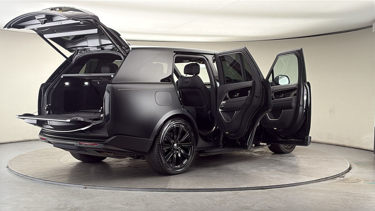 More views of Land Rover Range Rover