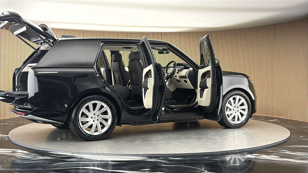 More views of Land Rover Range Rover