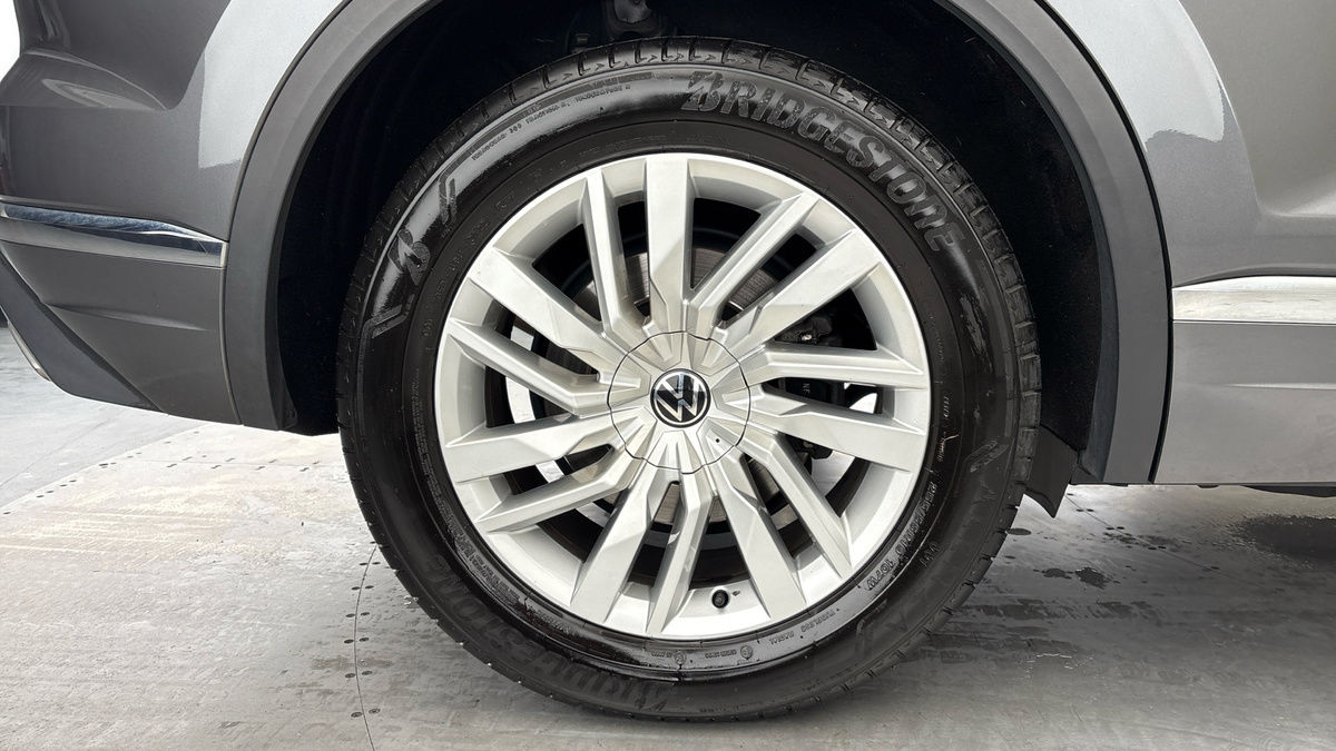 Volkswagen Touareg Image 10