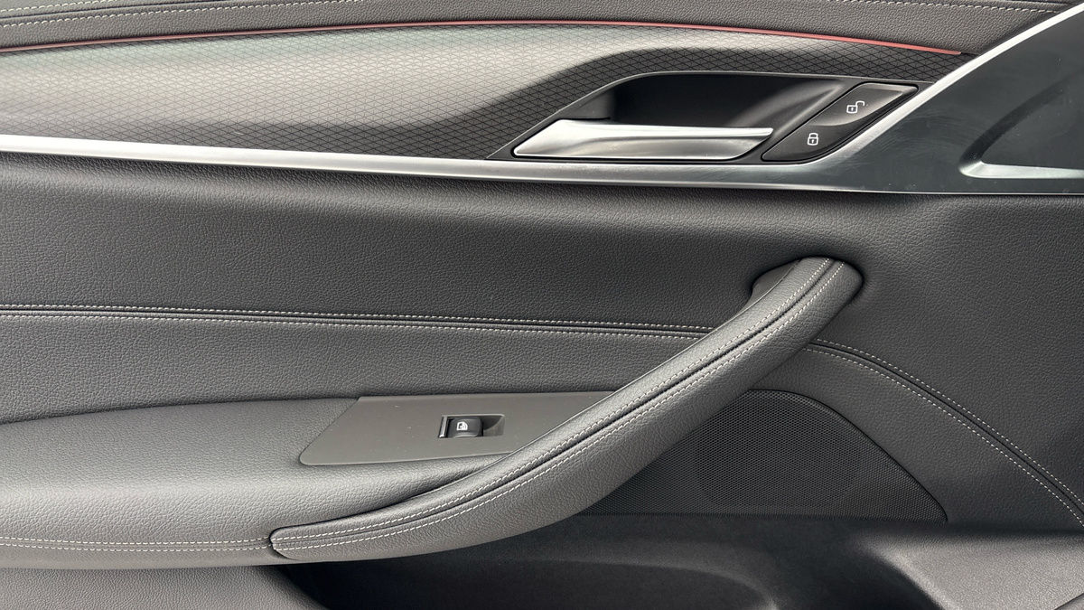 BMW 5 Series Image 19