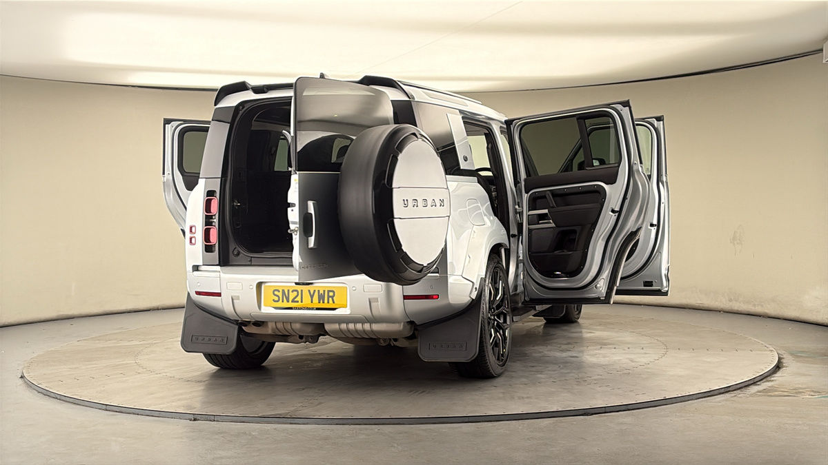 More views of Land Rover Defender 110