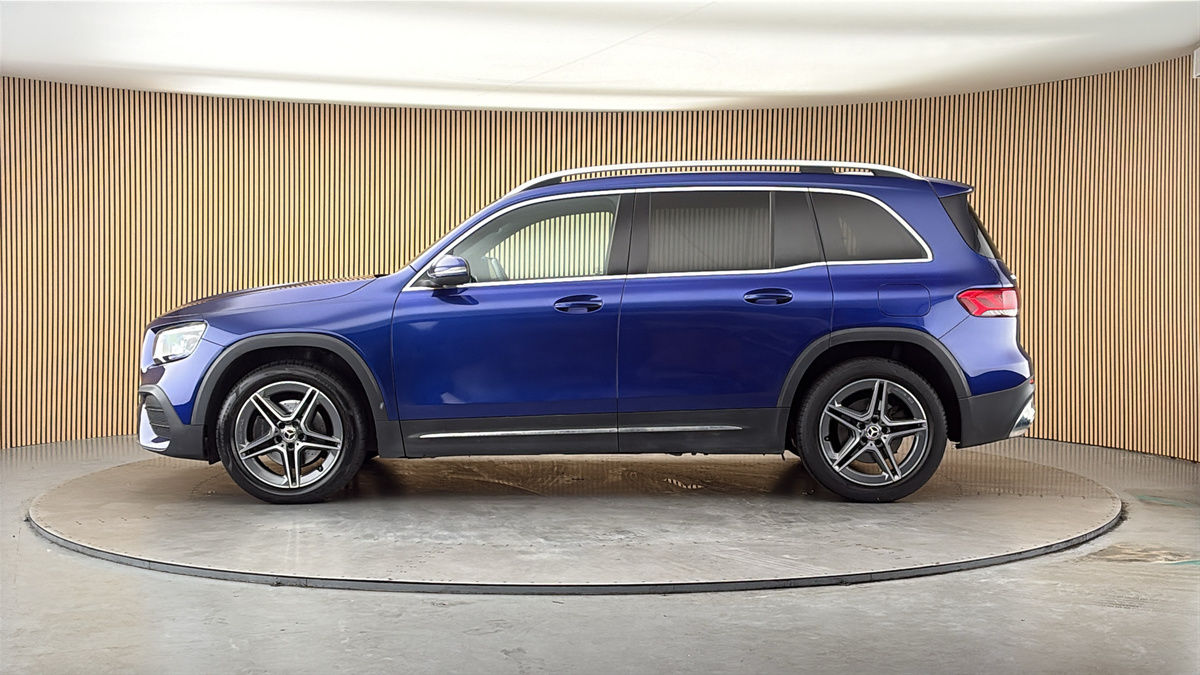 Mercedes-Benz GLB Image 15