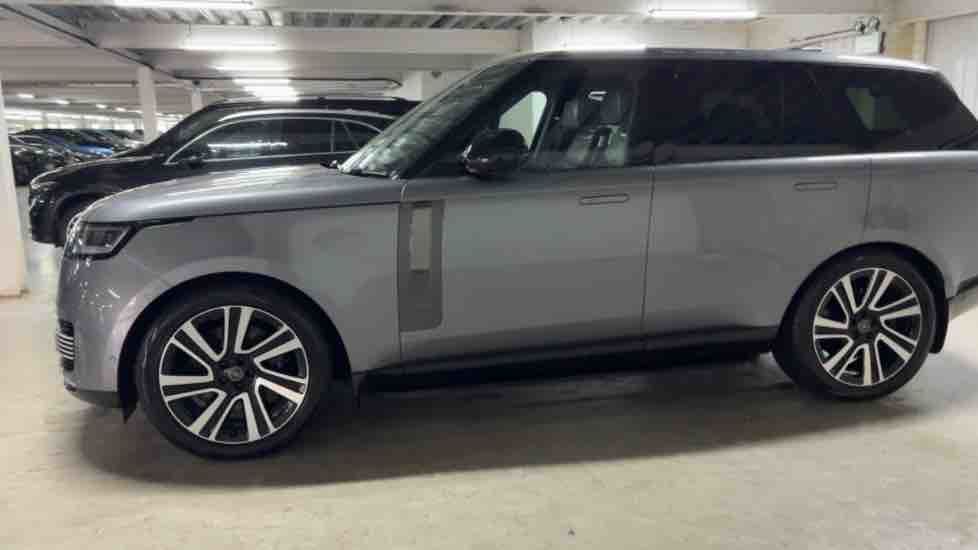 More views of Land Rover Range Rover