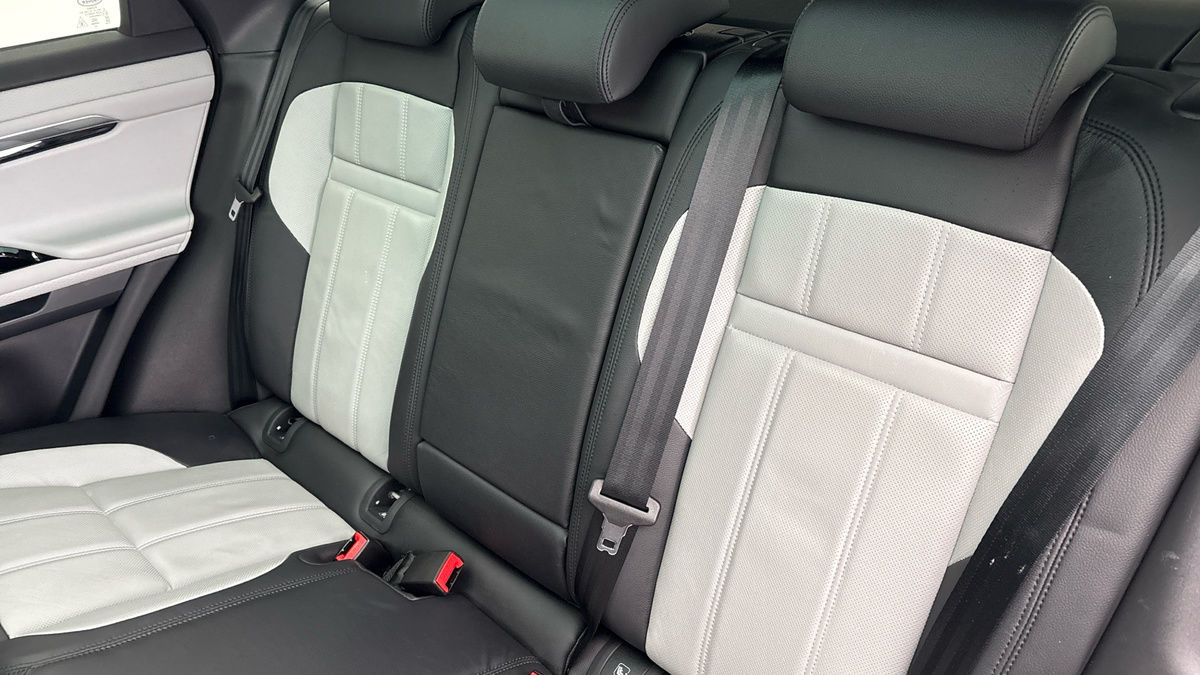 Land Rover Range Rover Evoque Image 8