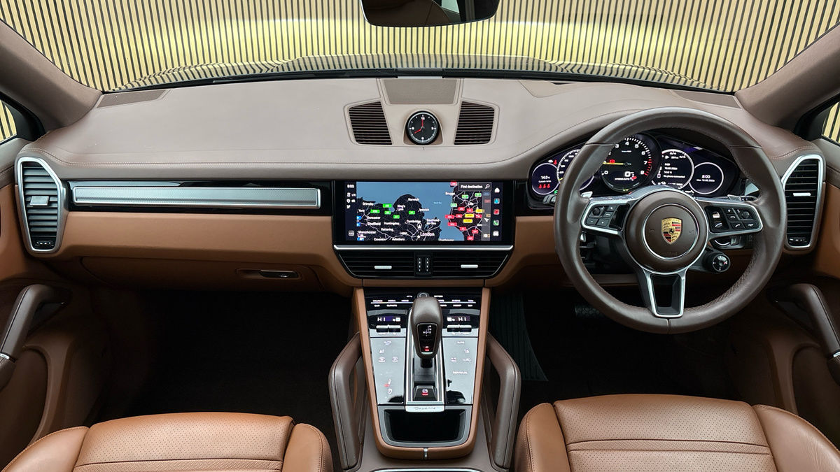 Porsche Cayenne Image 12