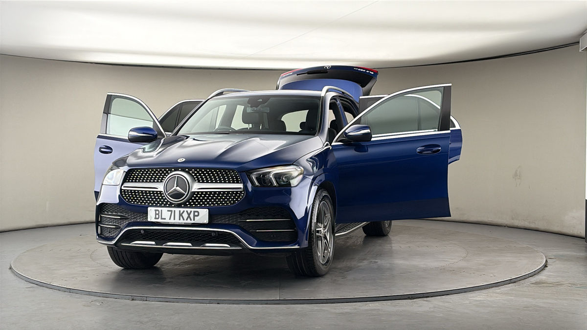 More views of Mercedes-Benz GLE