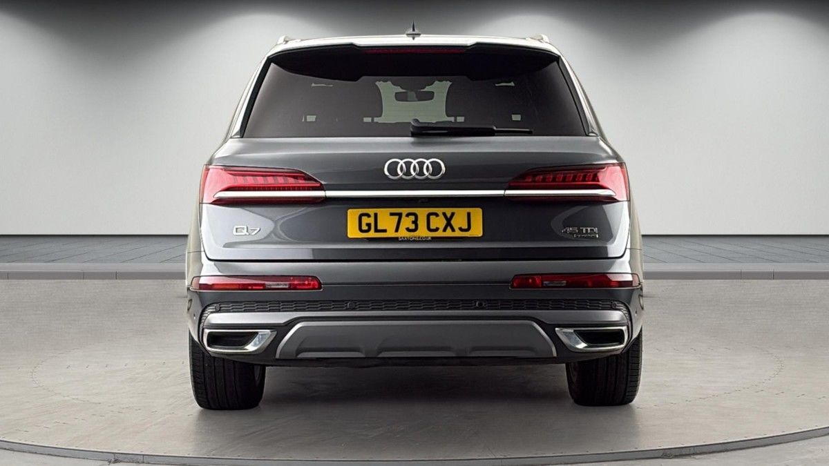 Audi Q7 Image 4