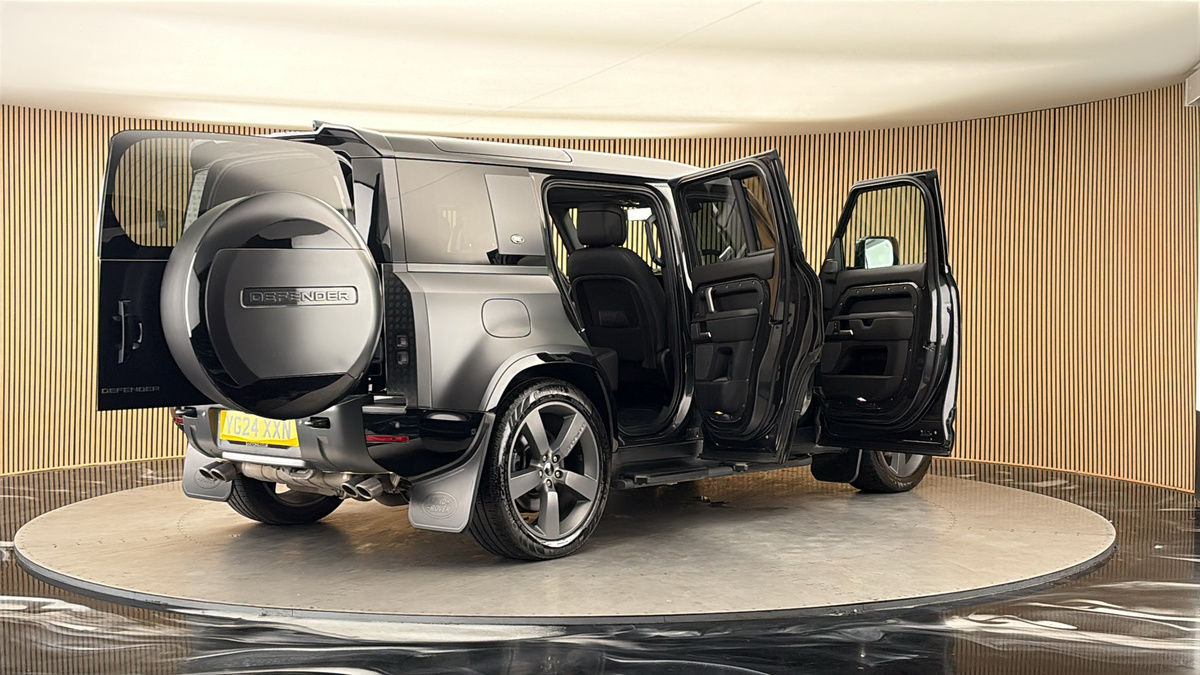 More views of Land Rover Defender 110