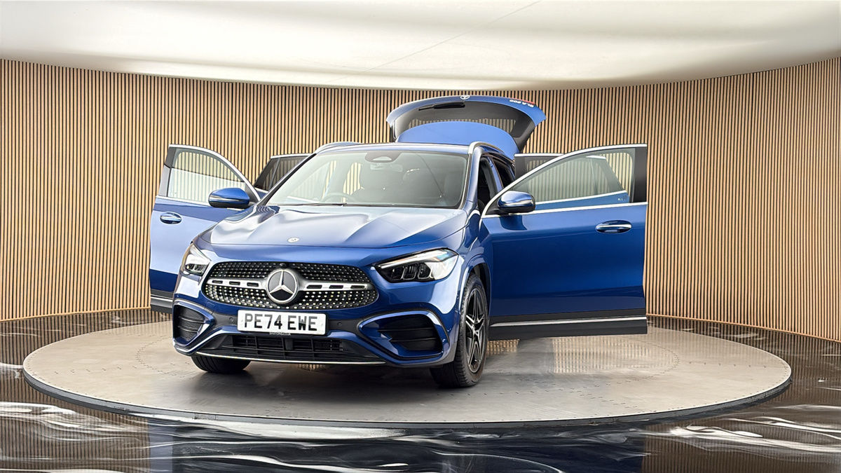 More views of Mercedes-Benz GLA