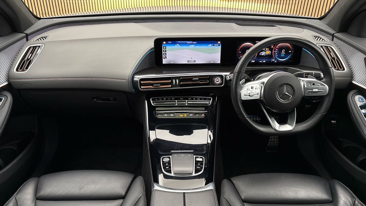 Mercedes-Benz EQC Image 12