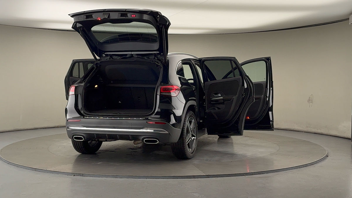 More views of Mercedes-Benz GLA