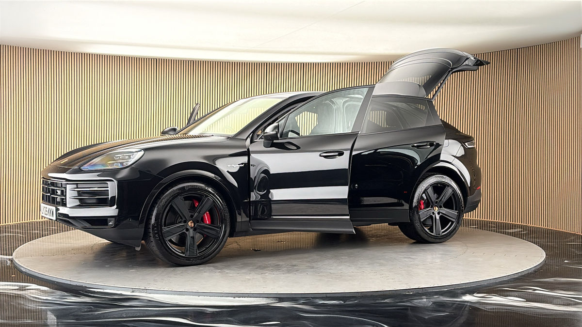 More views of Porsche Cayenne