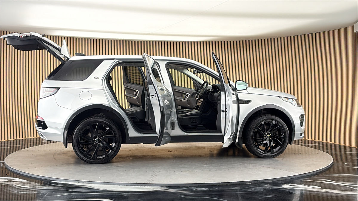 More views of Land Rover Discovery Sport