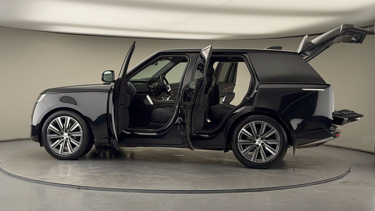 More views of Land Rover Range Rover