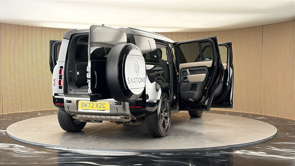 More views of Land Rover Defender 110