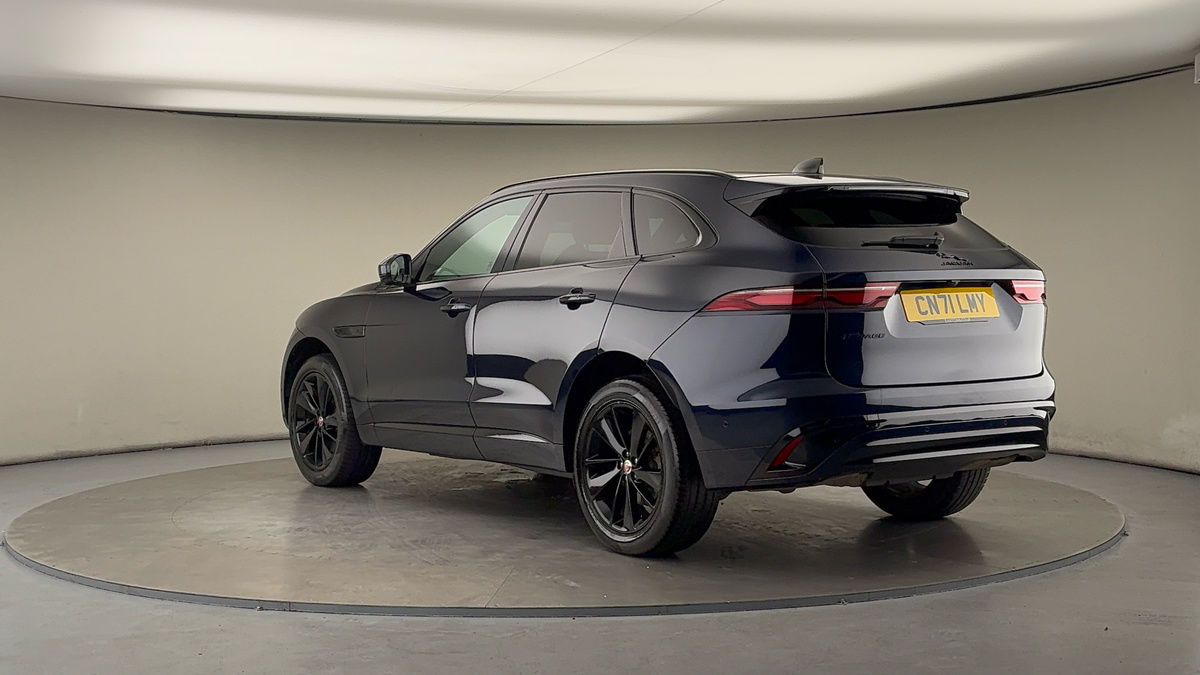 Jaguar F-PACE Image 2