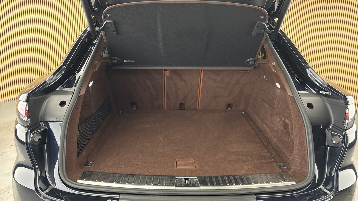 Porsche Cayenne Image 11