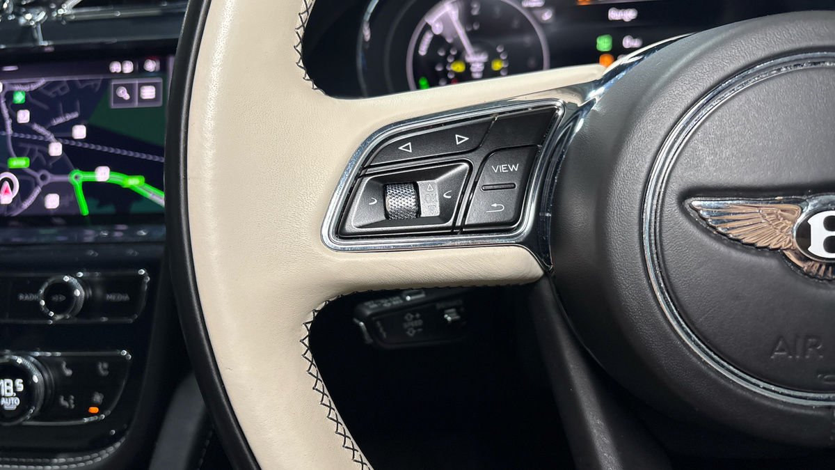 Bentley Bentayga Image 13