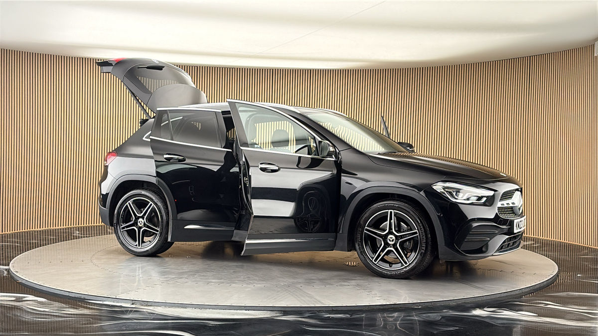More views of Mercedes-Benz GLA