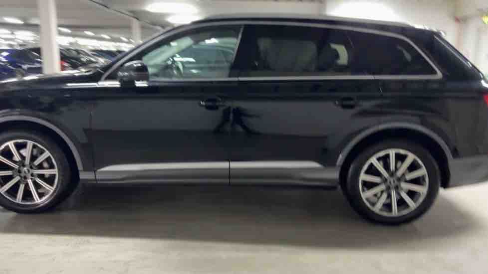 More views of Audi Q7