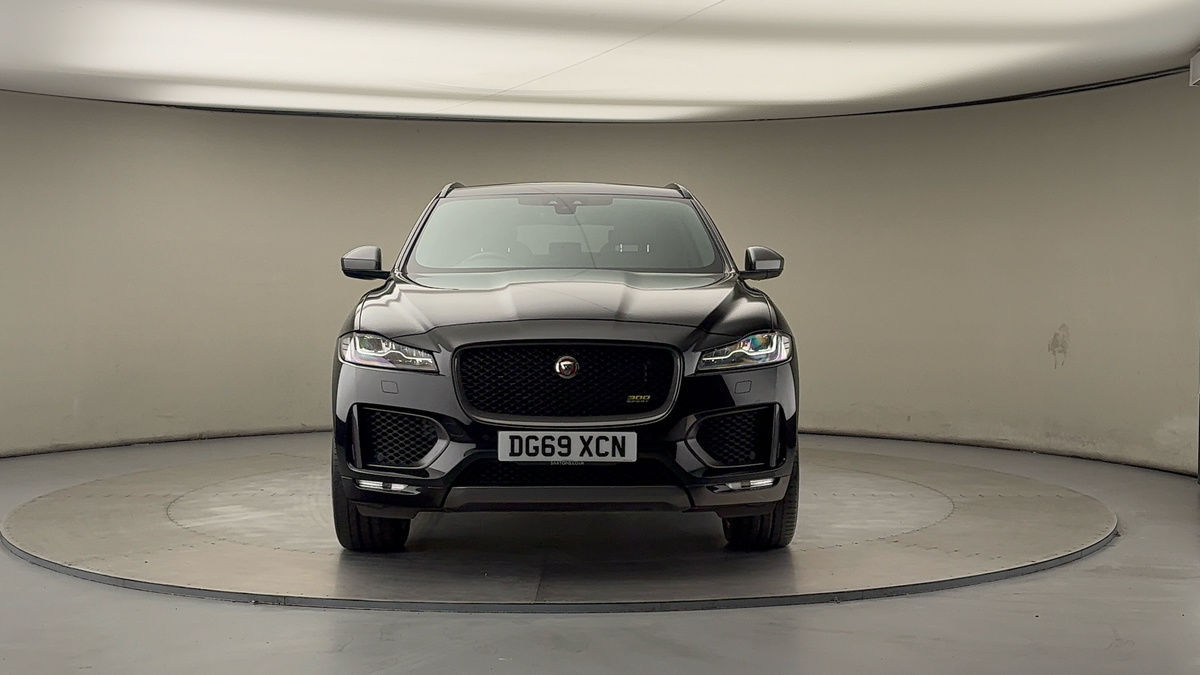 Jaguar F-PACE Image 3