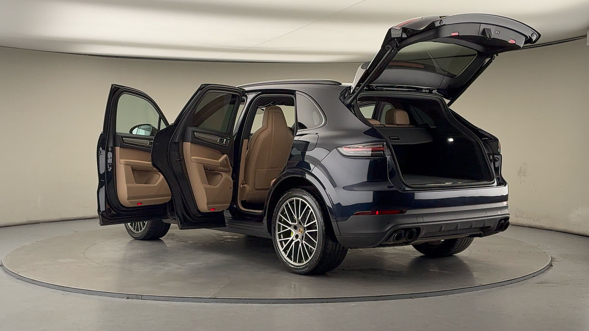 More views of Porsche Cayenne