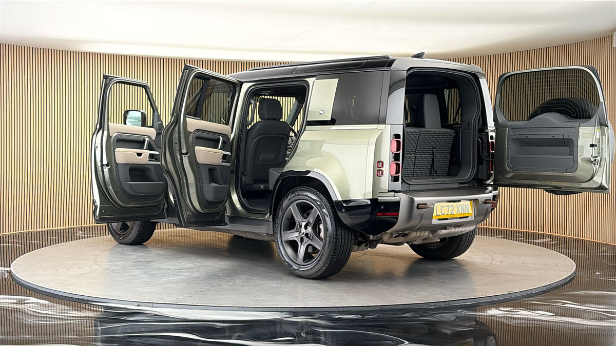 More views of Land Rover Defender 110