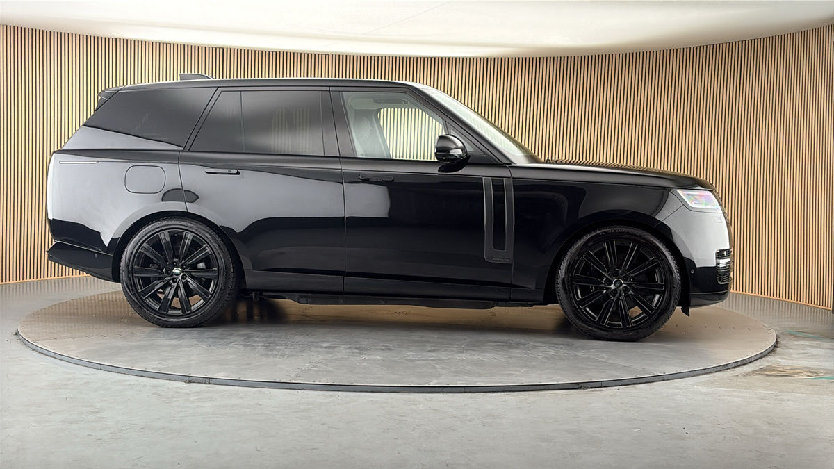 More views of Land Rover Range Rover