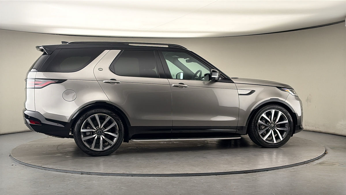 More views of Land Rover Discovery