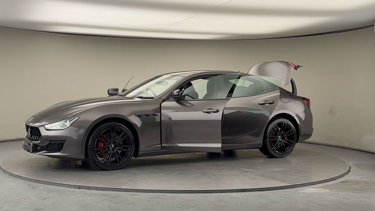 More views of Maserati Ghibli