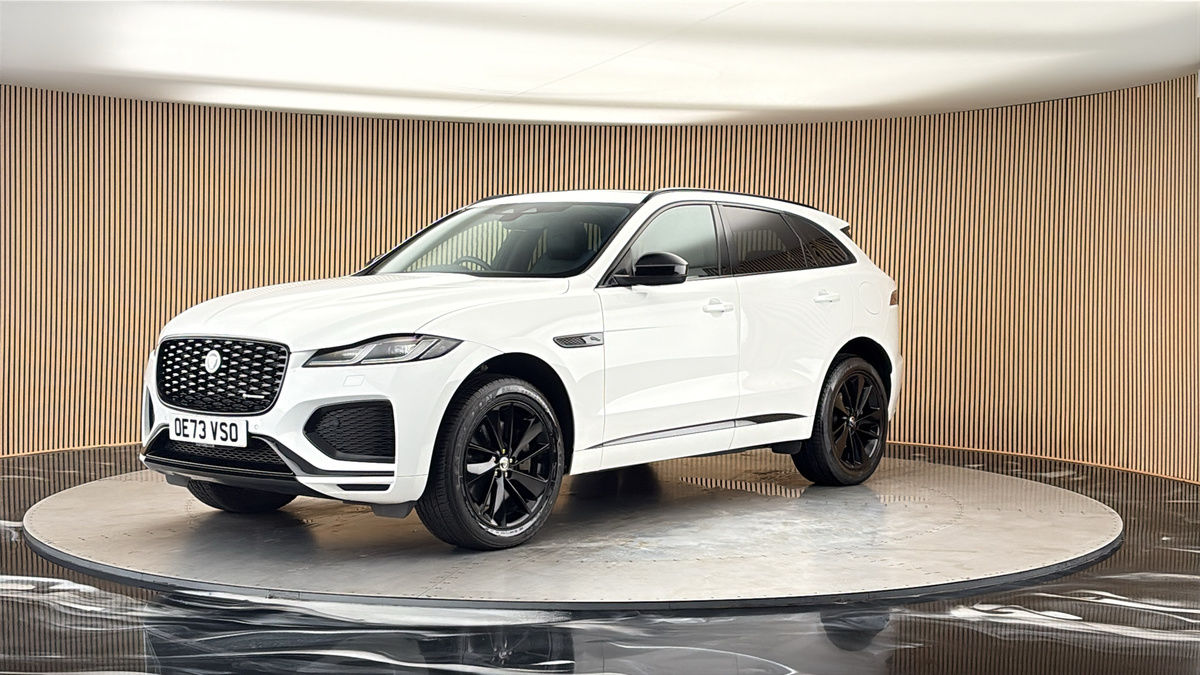 Jaguar F-PACE Image 20