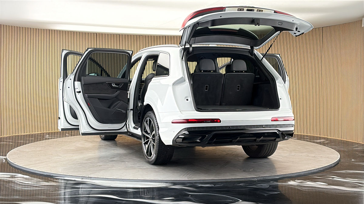 More views of Audi Q7