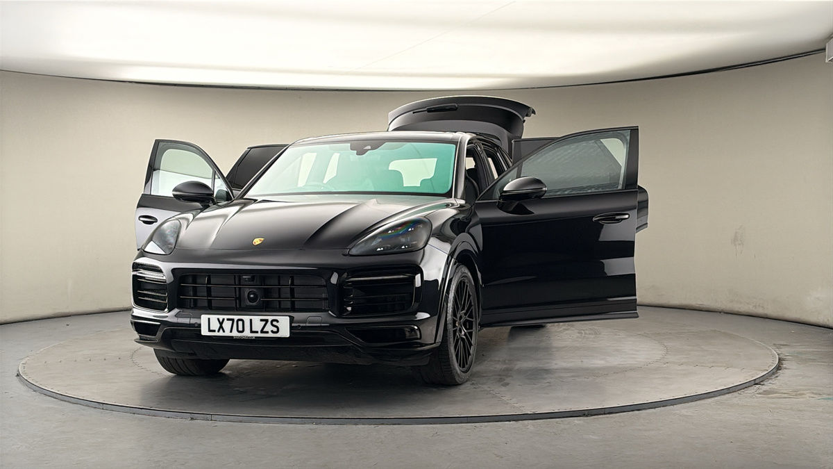More views of Porsche Cayenne